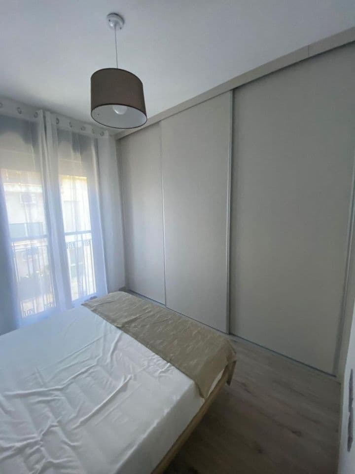 2 bedrooms apartment for rent in Figares, Spain - Image 4