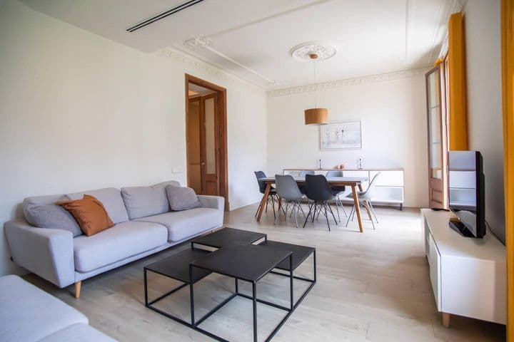 3 bedrooms apartment for rent in Esquerra de lEixample, Spain - Image 4