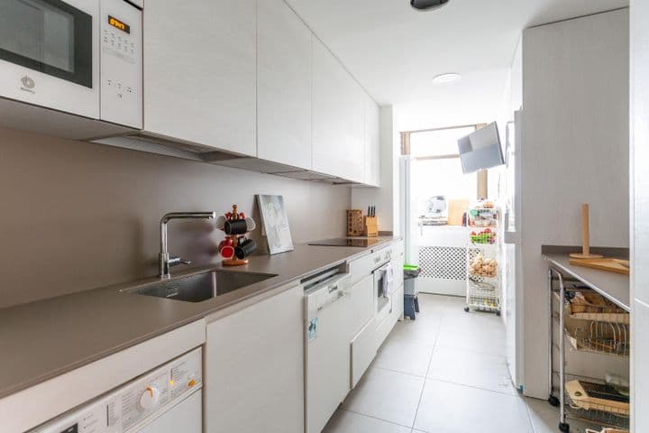 3 bedrooms apartment for rent in Pamplona, Spain - Image 9