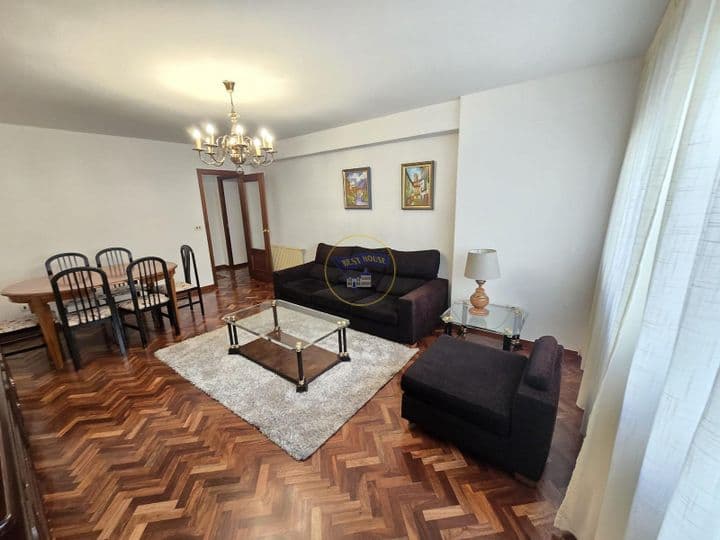 4 bedrooms apartment for rent in Vigo, Spain - Image 2