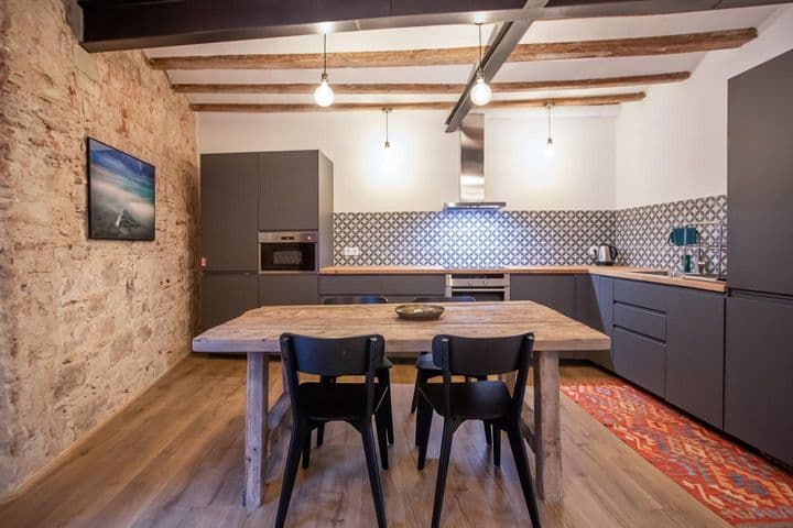 1 bedroom apartment for rent in Ciutat Vella, Spain - Image 6