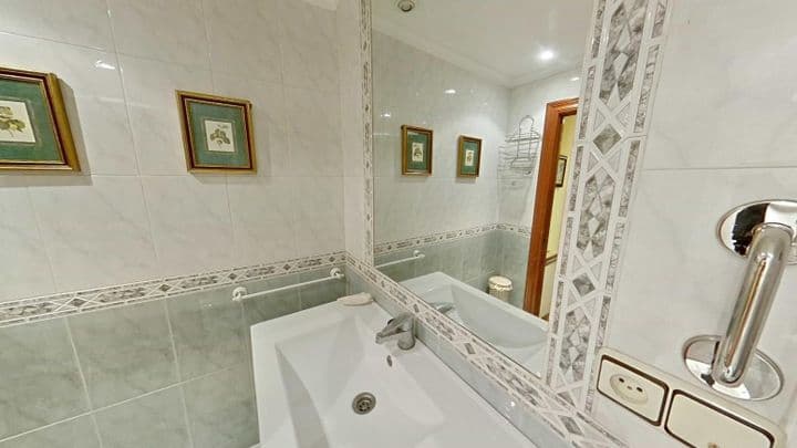 2 bedrooms apartment for rent in Gijon, Spain - Image 12