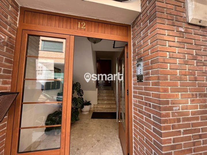 Apartment for sale in Oriente, Spain - Image 3