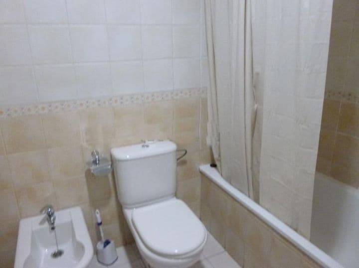 3 bedrooms apartment for rent in Granada, Spain - Image 3