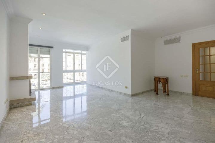 4 bedrooms apartment for rent in Valencia, Spain - Image 5