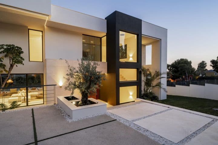 5 bedrooms house for sale in Marbella, Spain - Image 2