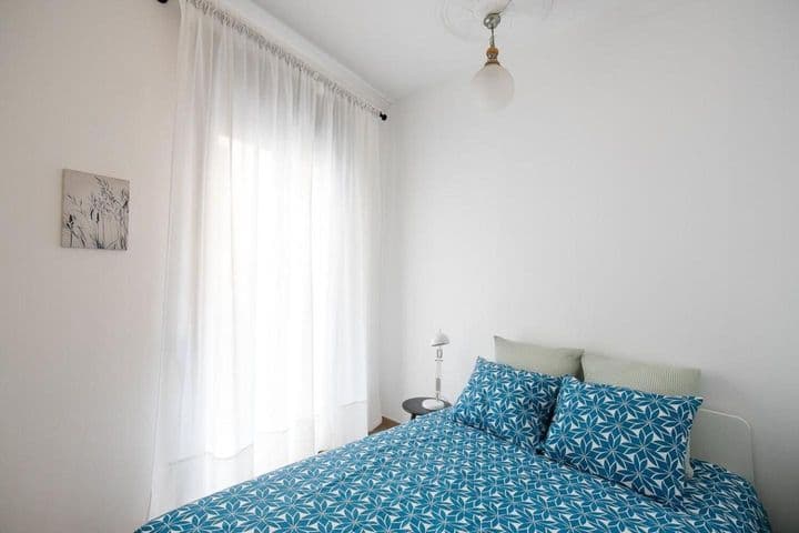 3 bedrooms apartment for rent in Ciutat Vella, Spain - Image 10