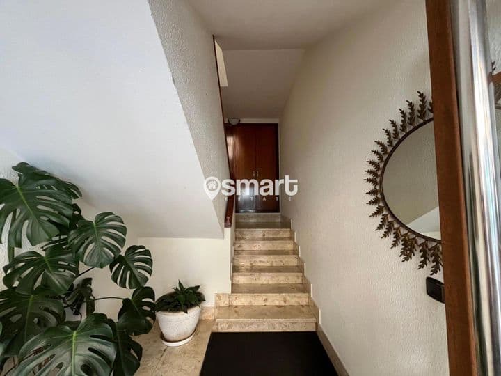 Apartment for sale in Oriente, Spain - Image 4