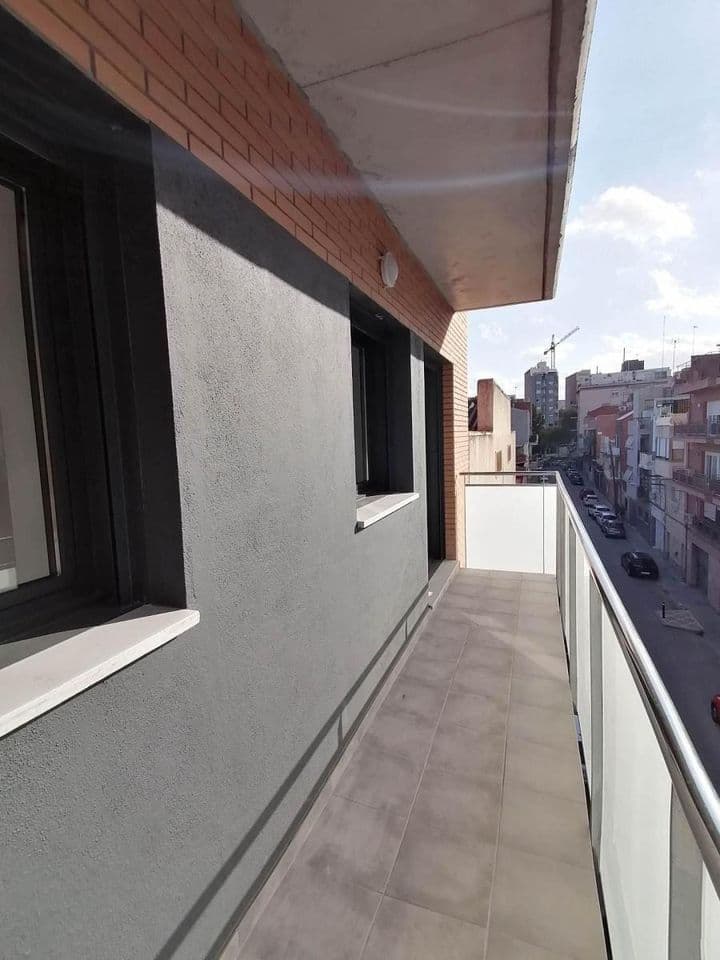 3 bedrooms apartment for rent in Badalona, Spain - Image 9