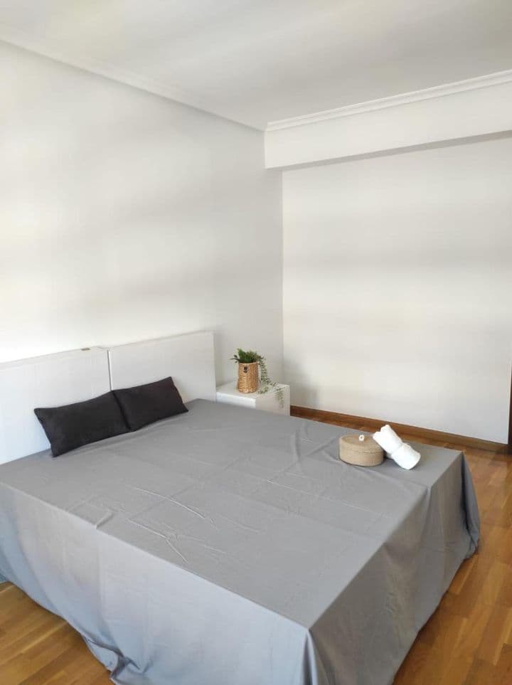 4 bedrooms apartment for sale in Oviedo, Spain - Image 11