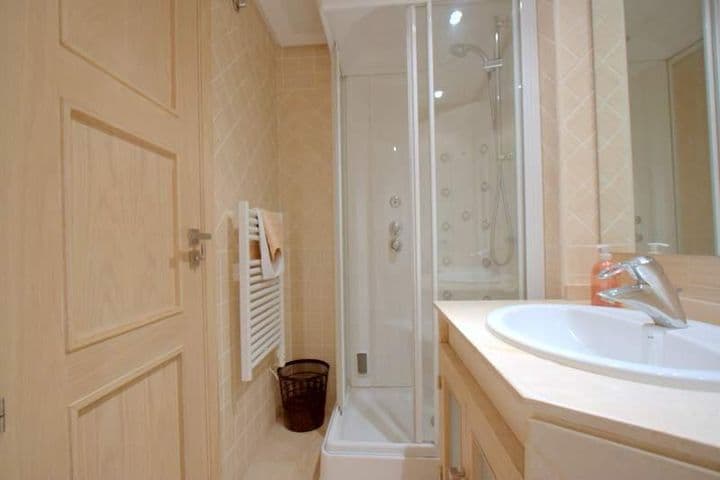 2 bedrooms apartment for sale in La Duquesa, Spain - Image 7