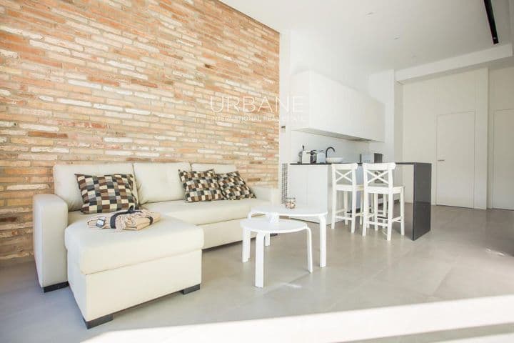 2 bedrooms house for rent in Sants-Montjuic, Spain - Image 2