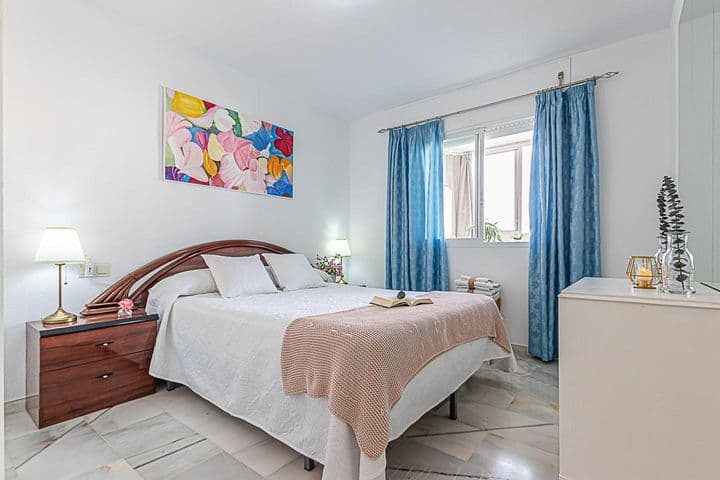 1 bedroom apartment for rent in Parque de la Paloma, Spain - Image 3