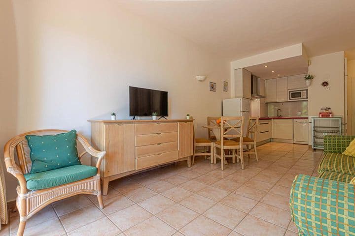 1 bedroom apartment for rent in Parque de la Paloma, Spain - Image 7