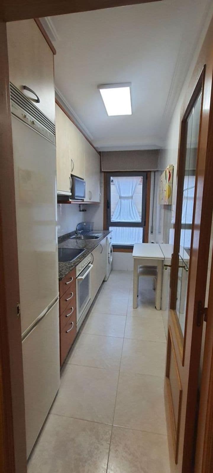 1 bedroom apartment for rent in Vigo, Spain - Image 12