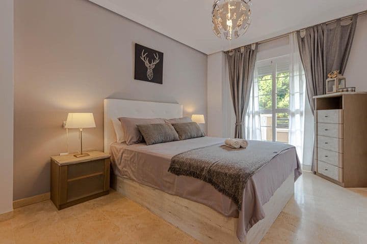 2 bedrooms apartment for rent in Parque de la Paloma, Spain - Image 4