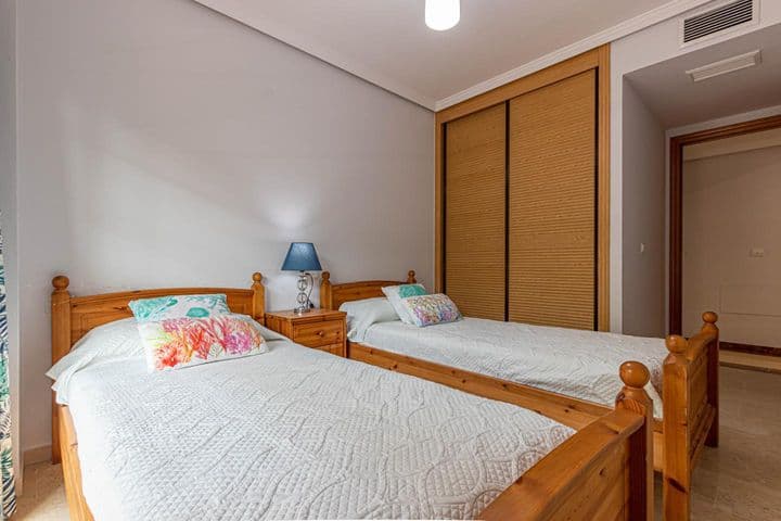 2 bedrooms apartment for rent in Parque de la Paloma, Spain - Image 8