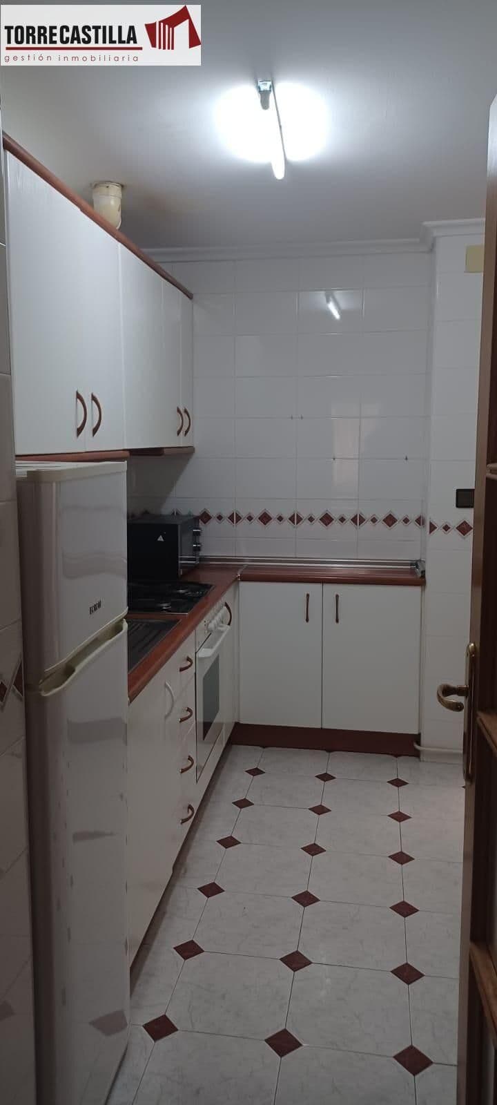 2 bedrooms apartment for rent in Albacete, Spain - Image 6