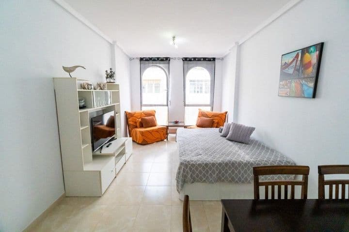 Apartment for rent in Playa del Cura, Spain - Image 2