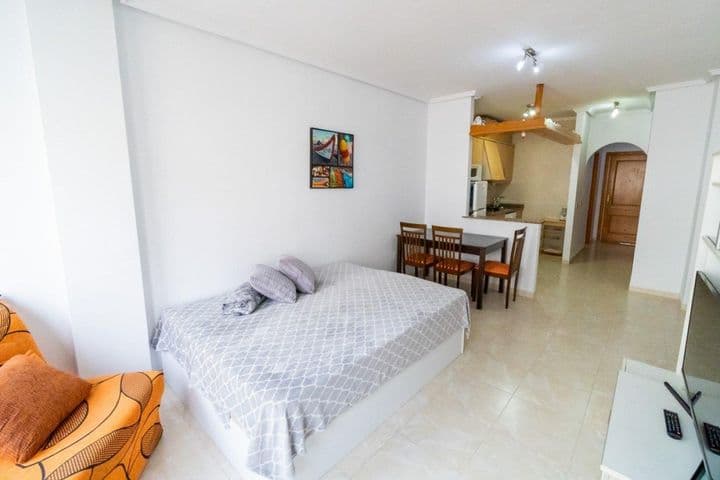 Apartment for rent in Playa del Cura, Spain - Image 4