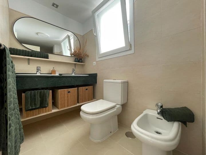 2 bedrooms apartment for rent in Motril, Spain - Image 9