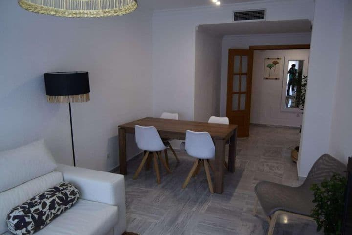 2 bedrooms house for rent in Nueva Torrequebrada, Spain - Image 2