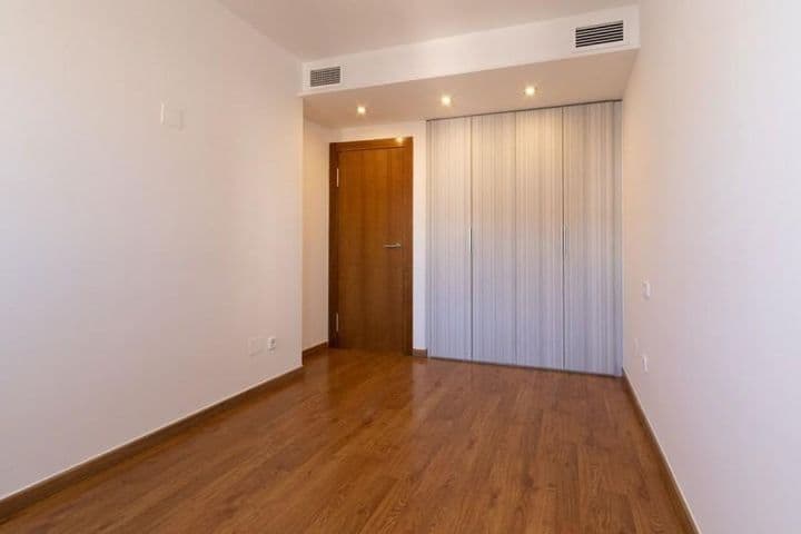 1 bedroom apartment for rent in Centro, Spain - Image 3