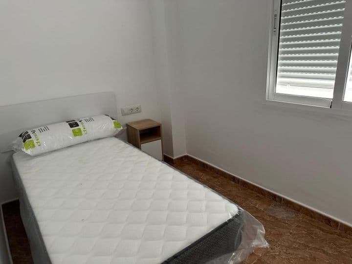 3 bedrooms apartment for rent in Centro, Spain - Image 7