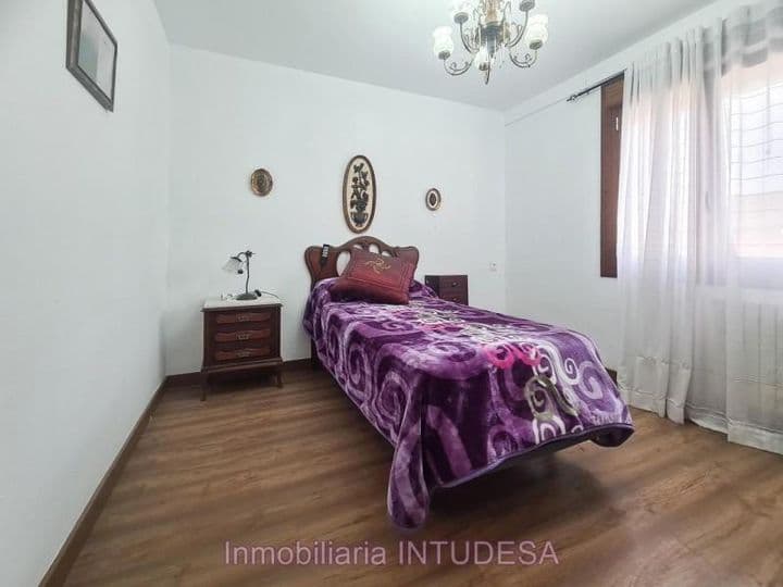 3 bedrooms apartment for rent in Navarre, Spain - Image 10