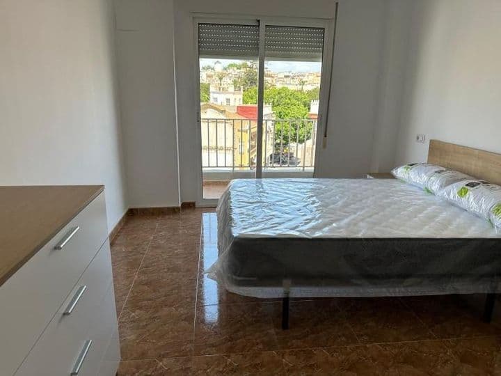 3 bedrooms apartment for rent in Centro, Spain - Image 5