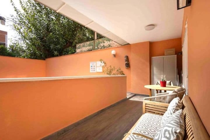 2 bedrooms apartment for rent in Centro, Spain - Image 2