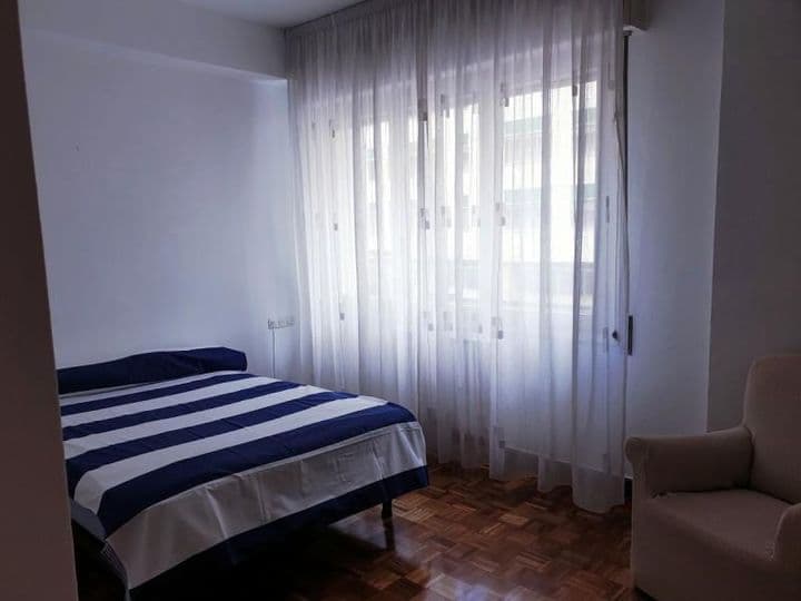 2 bedrooms apartment for rent in Pamplona, Spain - Image 6