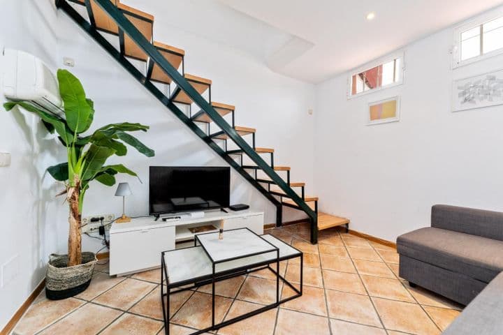 1 bedroom apartment for sale in Embajadores, Spain - Image 2