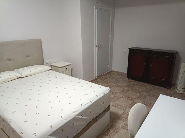 3 bedrooms apartment for rent in Pajaritos, Spain - Image 3