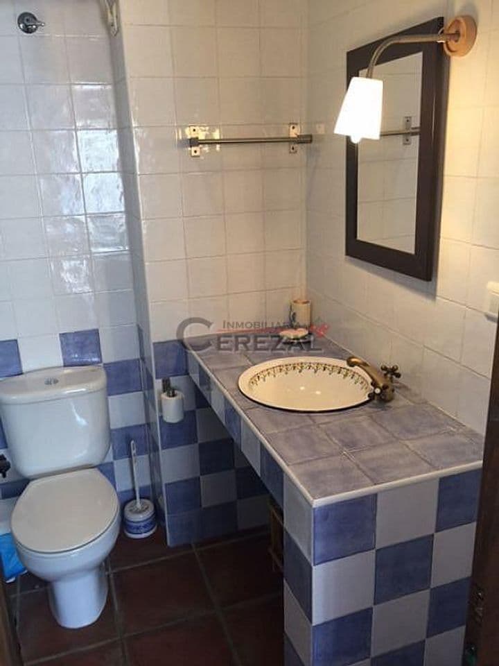 2 bedrooms apartment for rent in Sayalonga, Spain - Image 8