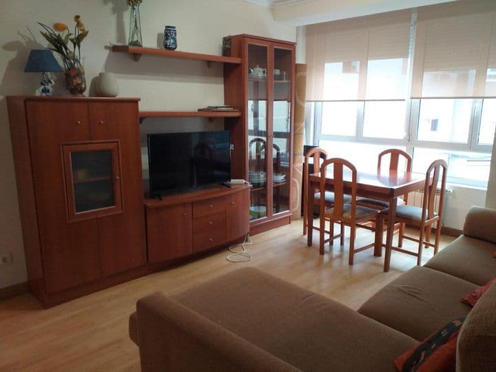 2 bedrooms apartment for rent in Santander, Spain - Image 3