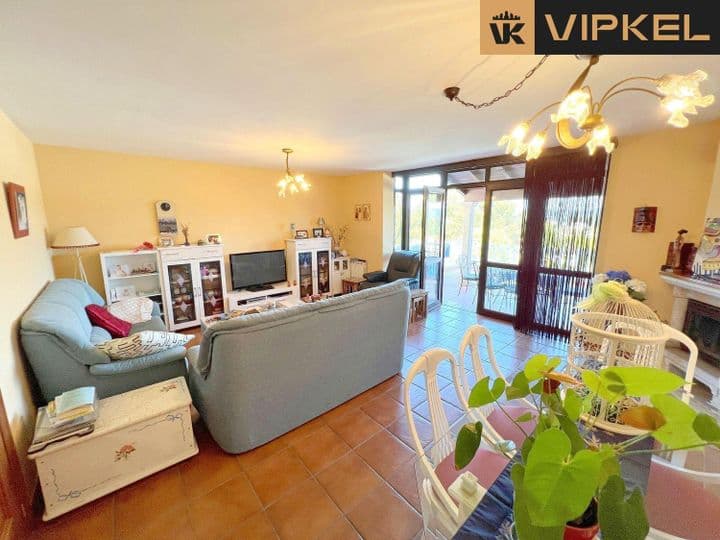 5 bedrooms house for sale in Brion, Spain - Image 2