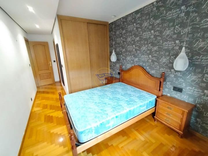 2 bedrooms apartment for rent in Vigo, Spain - Image 6