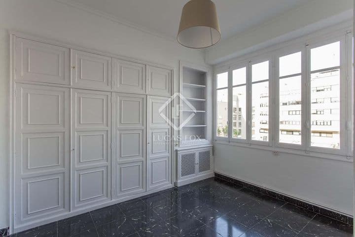 3 bedrooms apartment for rent in Valencia, Spain - Image 11