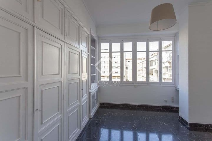 3 bedrooms apartment for rent in Valencia, Spain - Image 12