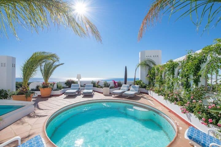 4 bedrooms house for sale in Marbella, Spain