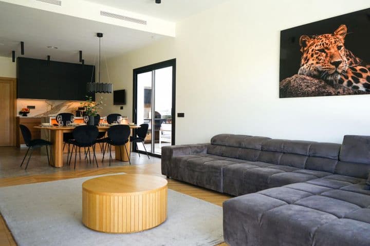 5 bedrooms house for rent in Benahavis, Spain - Image 9