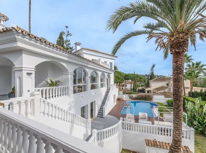 5 bedrooms house for rent in Marbella, Spain - Image 2