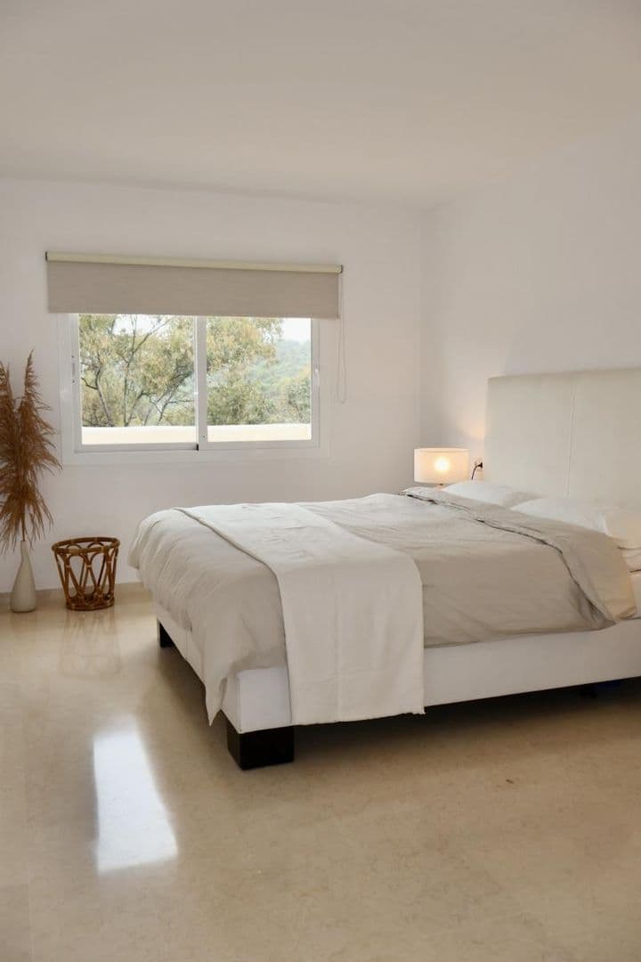 2 bedrooms apartment for rent in Marbella, Spain - Image 3