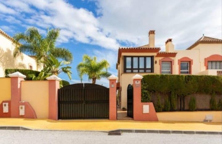 3 bedrooms house for rent in Marbella, Spain - Image 2