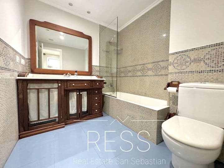 3 bedrooms apartment for rent in Donostia-San Sebastian, Spain - Image 11