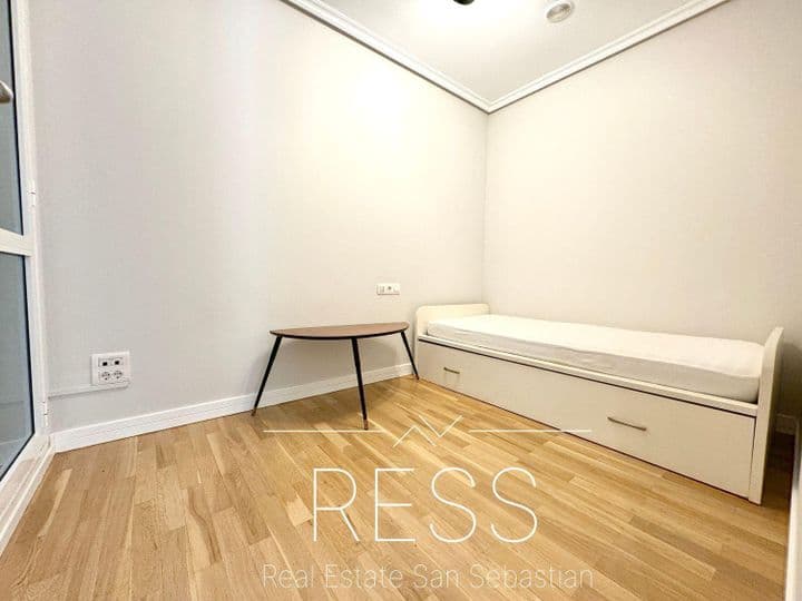 3 bedrooms apartment for rent in Donostia-San Sebastian, Spain - Image 12