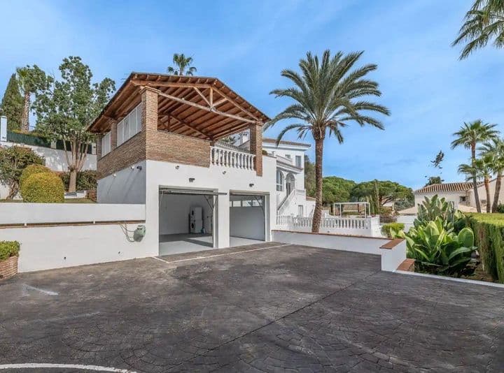 5 bedrooms house for rent in Marbella, Spain - Image 4