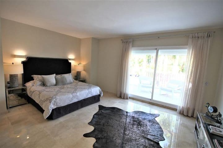 5 bedrooms house for rent in Marbella, Spain - Image 4