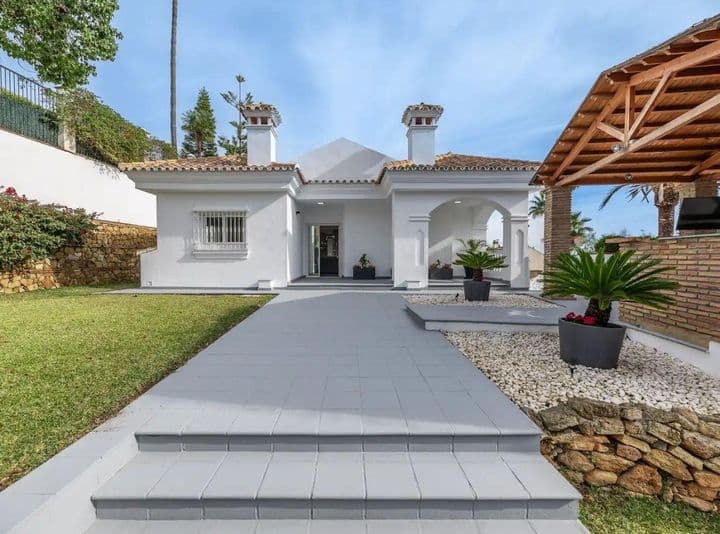 5 bedrooms house for rent in Marbella, Spain - Image 5